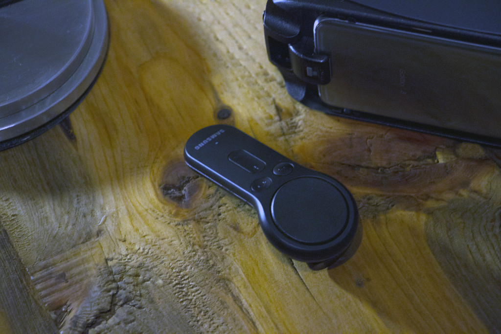 سامسونج تضيف متحكم جديد لنظارة الواقع الافتراضي الخاصة بها وتصدر نسخة جديدة من Gear 360